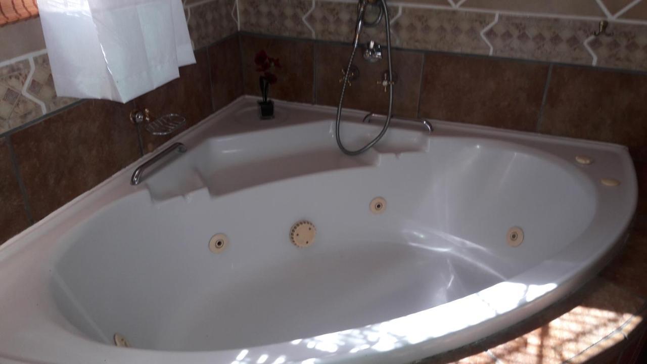 Tehilah Bed & Breakfast Sabie Bagian luar foto